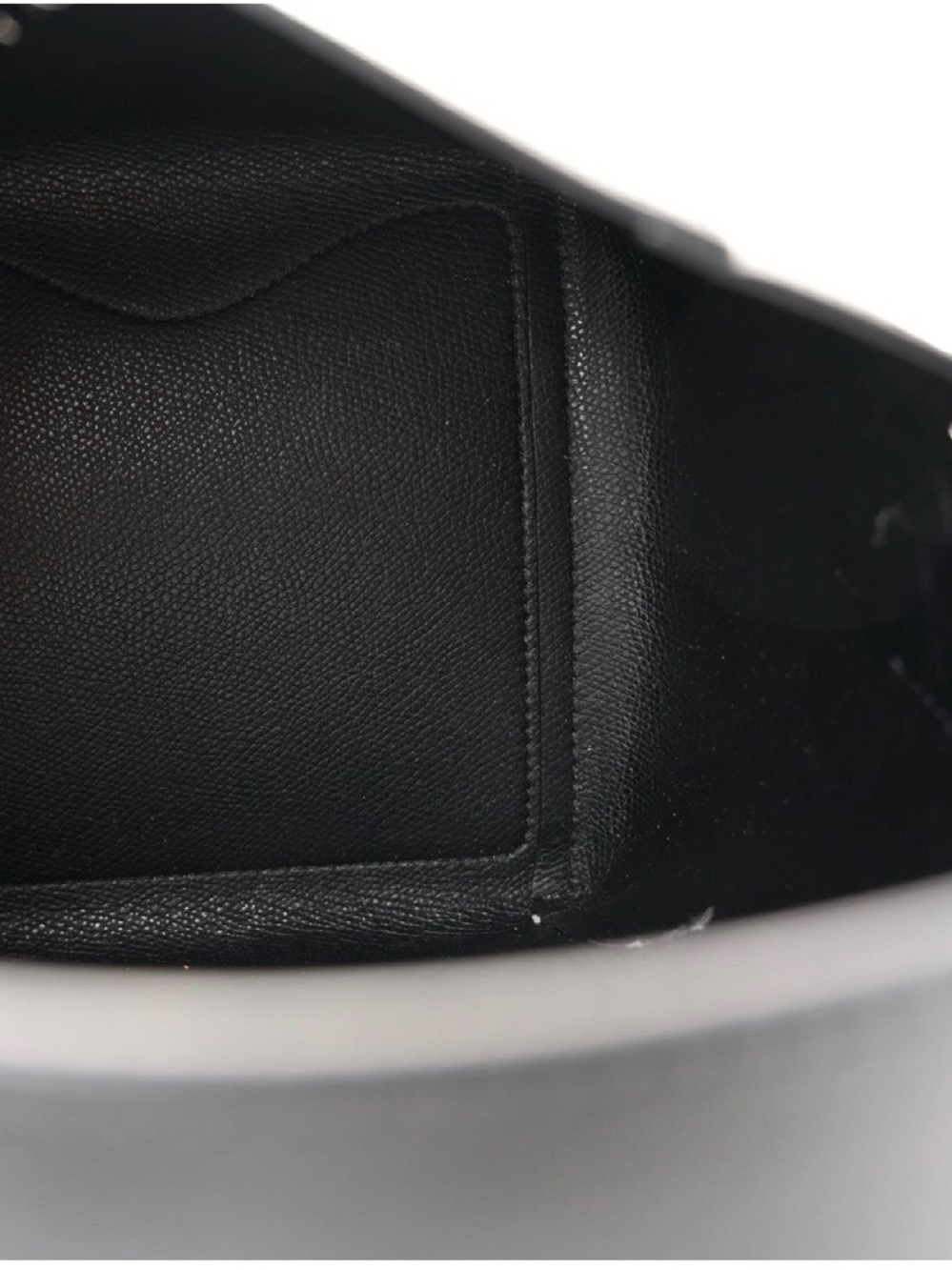 Christian Louboutin ’Cabachic Bucket Bag’ - Picture 5 of 11